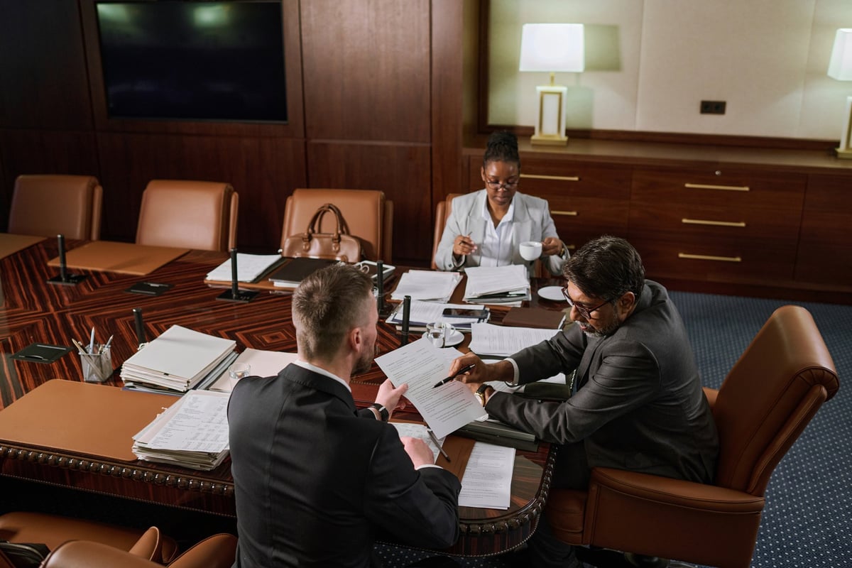 Fraud charges solicitors for HMRC employees providing expert legal advice during a professional consultation