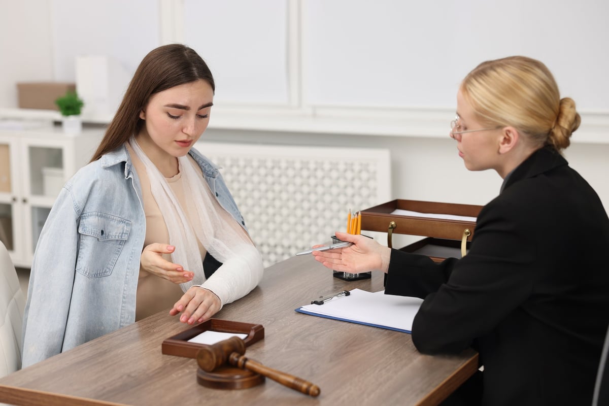 Solicitor or barrister for criminal case UK - client meeting with criminal defence lawyer